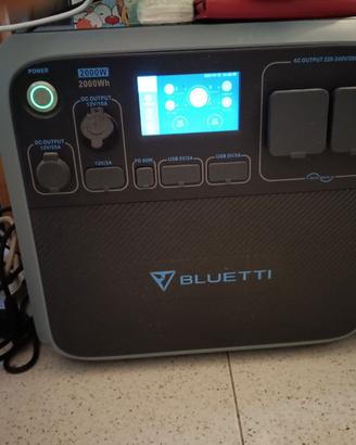 BLUETTI AC200P 2000W Powerstation
