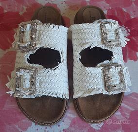 Un paio di ciabatte nuove Divine Follie