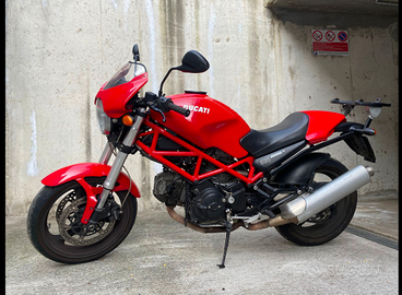 Ducati Monster 695
