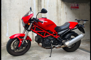 Ducati Monster 695
