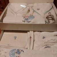 set completo di accappatoi e altro 