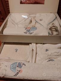 set completo di accappatoi e altro 