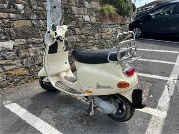 Vespa Piaggio 50 LX 1997 si valutano anche permute