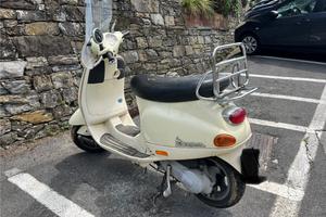 Vespa Piaggio 50 LX 1997 si valutano anche permute