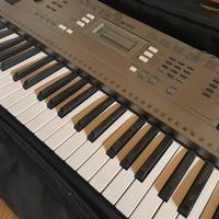 Pianola Yamaha psre353