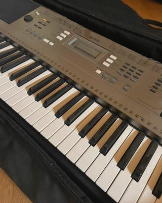 Pianola Yamaha psre353