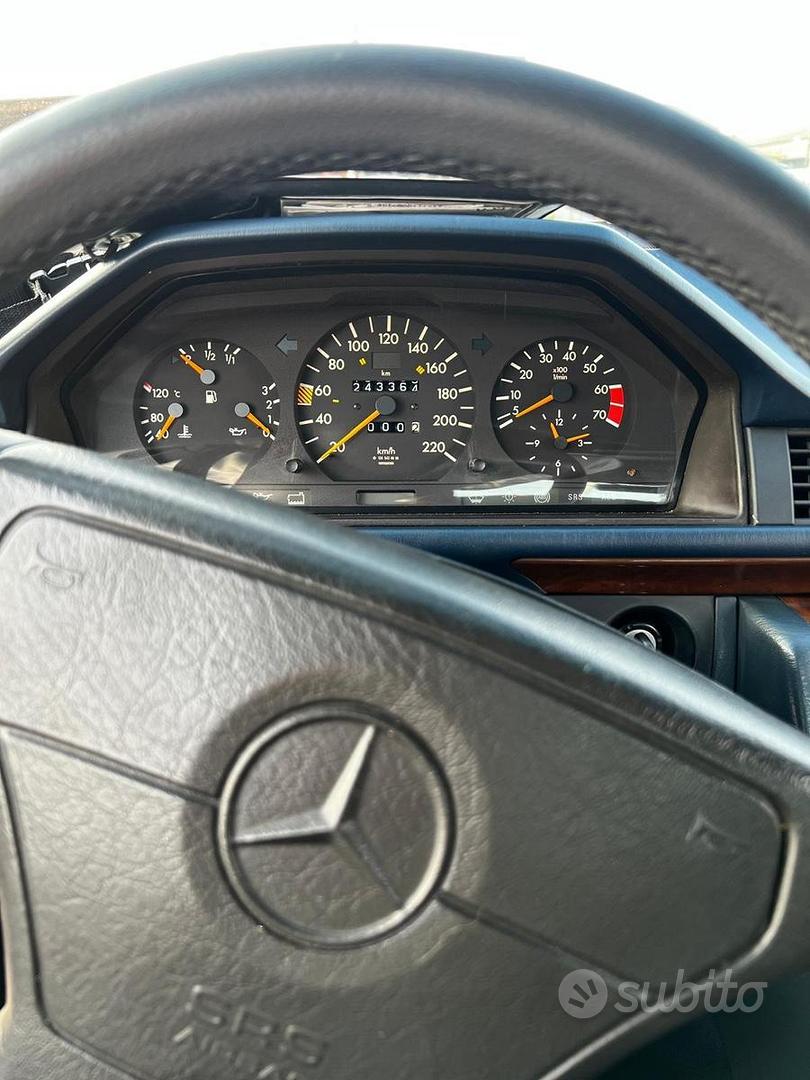 Mercedes-Benz 230Ce 1992 photo 4