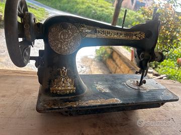 Macchina da cucire Antica Singer