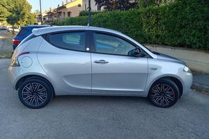 lancia ypsilon ecochic gpl