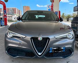 Stupenda Alfa Romeo Stelvio Sprint