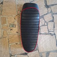 Sella sportiva per Piaggio Vespa 50