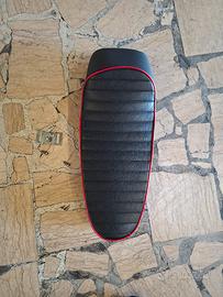 Sella sportiva per Piaggio Vespa 50