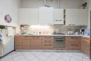 VILLA INDIPENDENTE CON AMPIO TERRAZZO