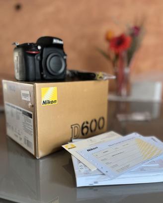 Nikon D600 Reflex Full Frame body only come nuova
