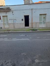 Casa con terrazzo 80 Mq circa disposta su 3 lati