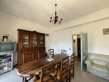 Appartamento di 103 m² con 4 locali e box auto a S