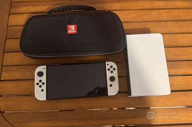 Nintendo Switch OLED + Mario Kart 8 Deluxe + Sd