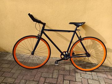 bicicletta scatto fisso 