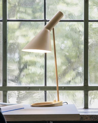 Lampada da tavolo AJ TABLE Louis Poulsen