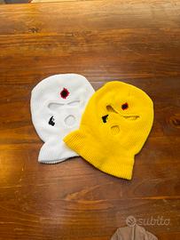 passamontagna bianco e giallo