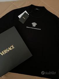 T-shirt uomo, ricamata medusa Milano