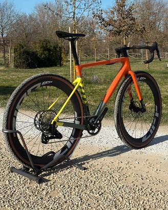 gravel MEGAMO SILK 02 tg L GRAVE ZIPP 303s XPLR