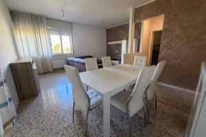 Mirano 3 camere all'ultimo piano zona piscine