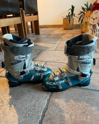 SCARPONI SCI ALPINISMO SCARPA SKADI