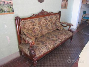 Divano d’epoca stile Carlo X