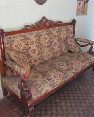 Divano d’epoca stile Carlo X