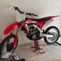 Honda CRF 250R Red Moto