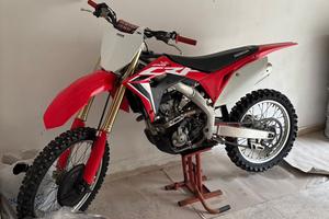 Honda CRF 250R Red Moto
