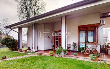 Splendida Villetta Con Giardino E Garage a Marmiro