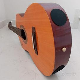 CHITARRA ACUSTICA SUONO CALDO E DESIGN ELEGANTE