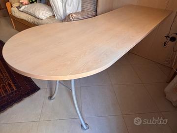 Scrivania in legno di faggio