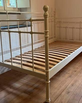 Letto in ferro Ikea Svelvik