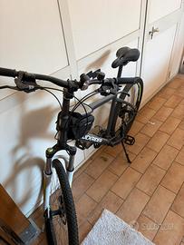 Bici con sellino in silicone e gorsa porta oggetti