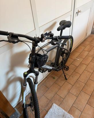 Bici con sellino in silicone e gorsa porta oggetti