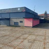 LOCALE COMMERCIALE A CALUSCO D'ADDA