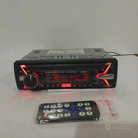 Autoradio con mascherina rimovibile