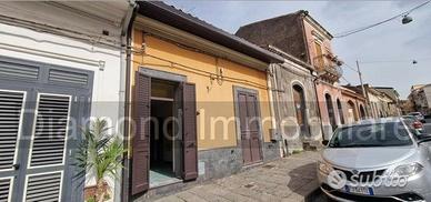 Casa singola con giardino a Piedimonte Etneo