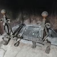 Alari per camino di lavorazione artigianale