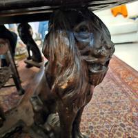 mobile antico e tavolo