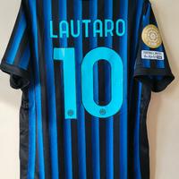 10 Lautaro Martinez, maglia Inter con patch