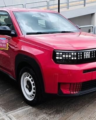 Fiat Grande Panda 44kWh Red