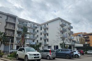 Bagheria Luminoso 4 vani 144 mq con posto auto