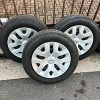 Cerchi e gomme invernali 215/65R16. 98H