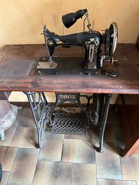 Macchina da cucire d’epoca