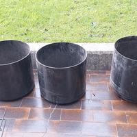 4 porta vasi in pvc con ruote