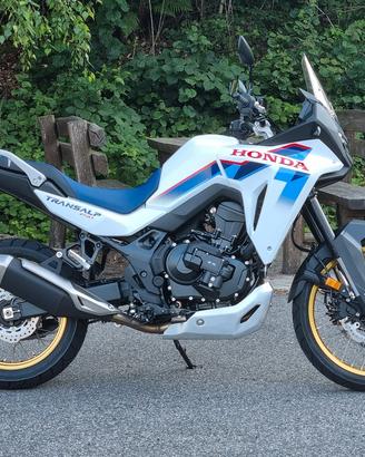 Honda Transalp 750 E-clutch 2026 !! solo 500 km